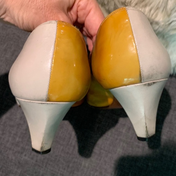 Vintage Two-Tone Peephole Pumps - Picture 13 of 15